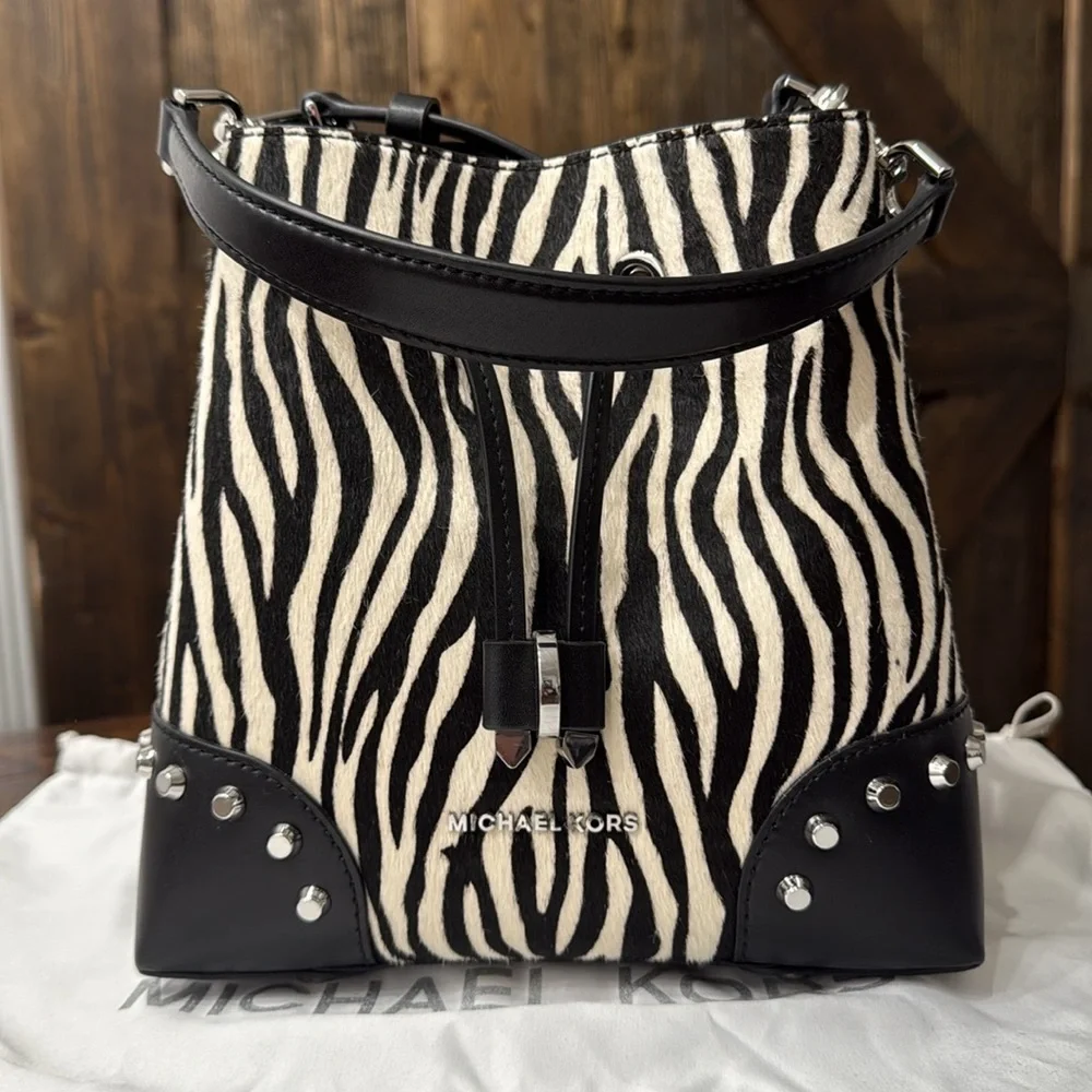 MICHAEL KORS Mercer Gallery Satchel Bucket